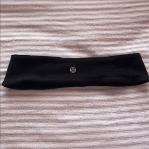 Black lululemon headband